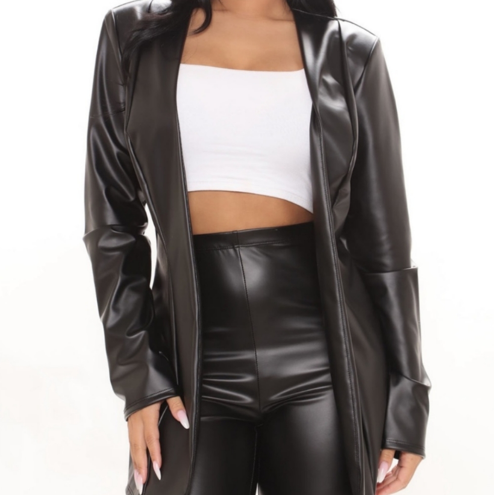 Fashion Nova fa soft faux leather set. Black size xs